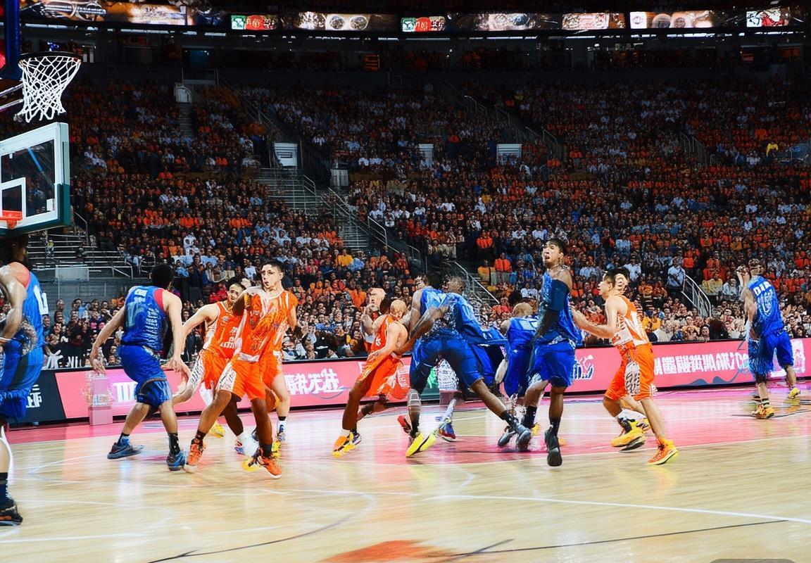 2016 CBA季后赛：粤苏巅峰对决激情盘点